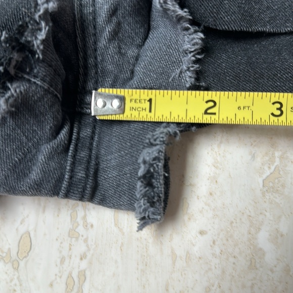 Like new Express denim shorts - Picture 5 of 5